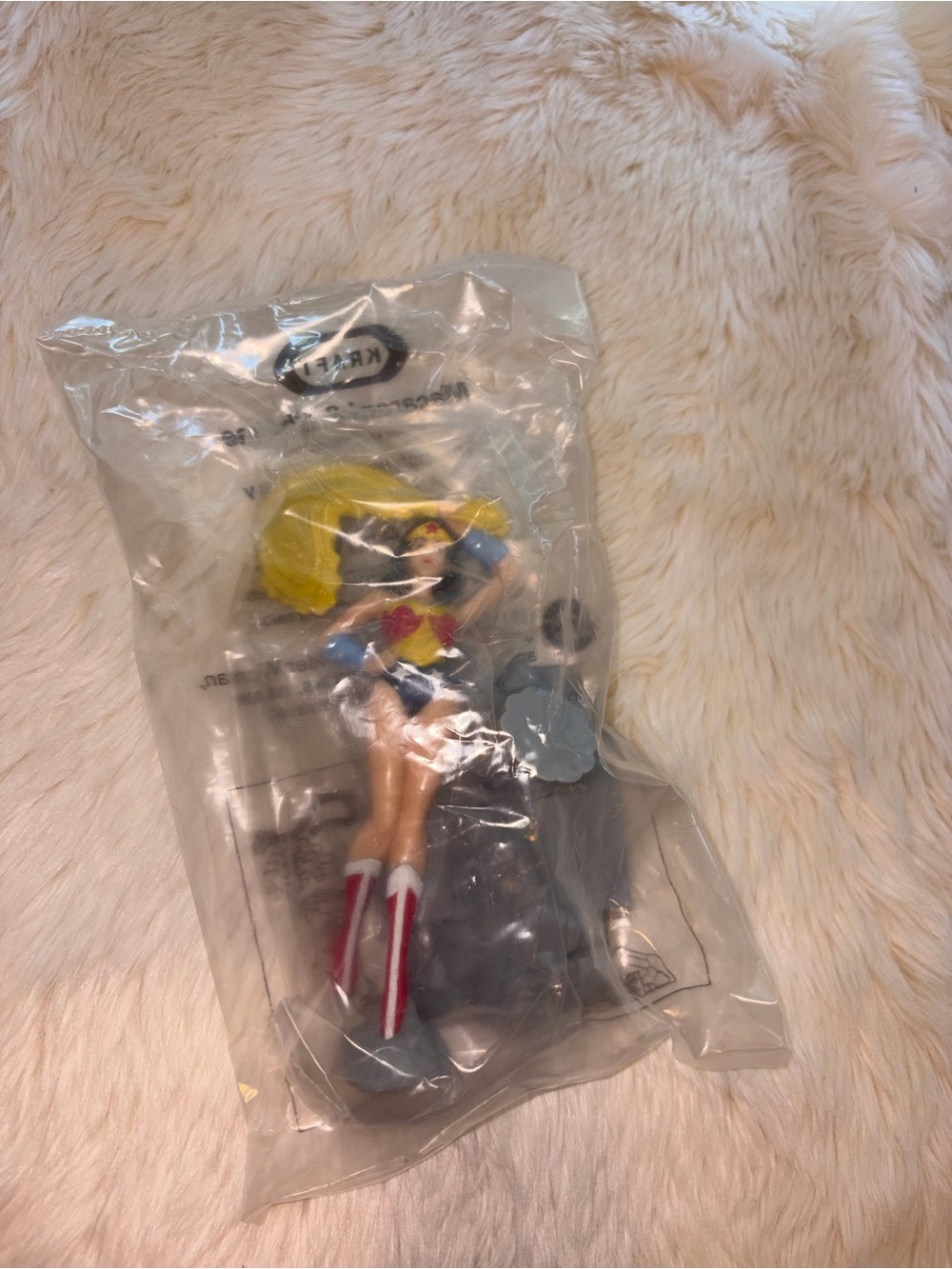 1998 Kraft Macaroni & Cheese  Wonder Woman figure